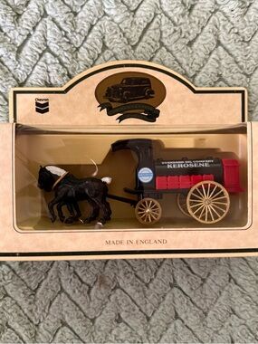 Chevron Vintage Kerosene Horse-Drawn Cart Toy - Black & Red